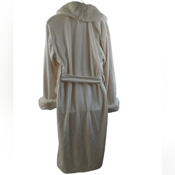 Pottery Barn Cream Faux‐Fur Tie-Belt Robe with Pockets Luxe Lounge Size Medium - Picture 3 of 8
